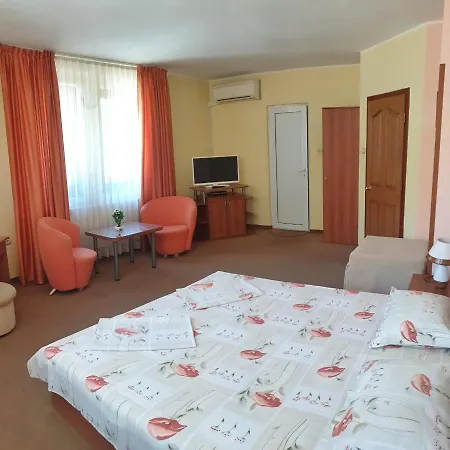 Szálloda семеен 2*