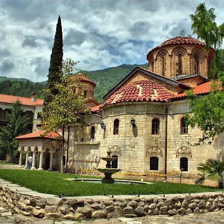 Hotel семеен 2*