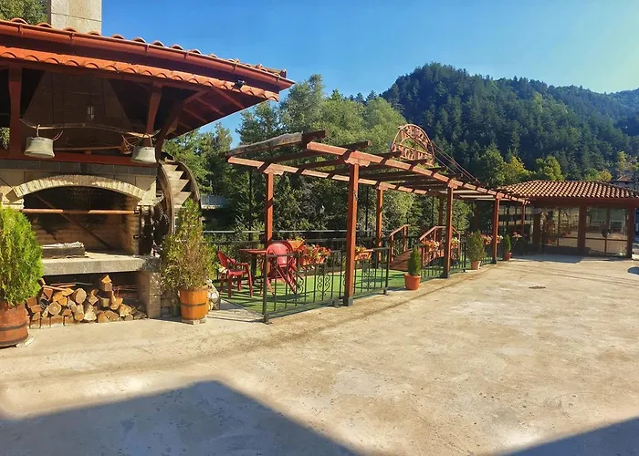 семеен Hotel 2*